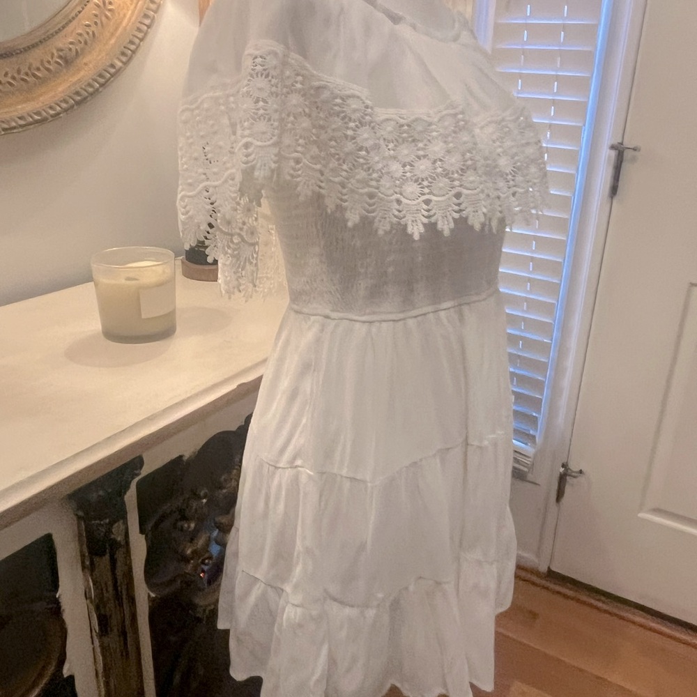Mi Ami Francesca’s White Off Shoulder Gauzy Dress Romantic Flirty Medium M NWT - Picture 6 of 8